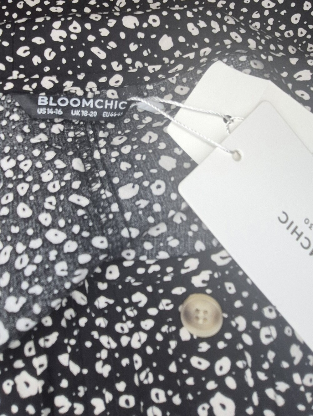 BloomChic Button-Front Short Sleeve Tunicloo - Picture 2 of 3